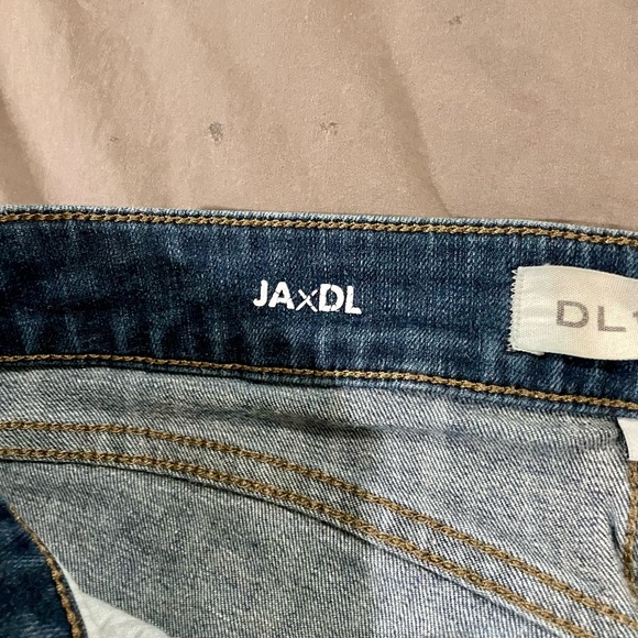 cute DL 1961 Jeans - Picture 4 of 4